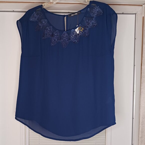 Doe & Rae Tops - 3/$18 or 5/$25 Doe & Rae Blue Tank Top Size Large